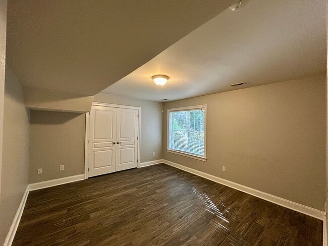 Building Photo - Live the Good Life in Summer Lake – Stunning 6-Bedroom Home in Moseley, VA!