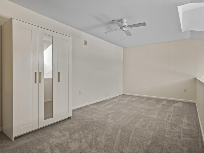 Building Photo - 2801 Chancellorsville Dr