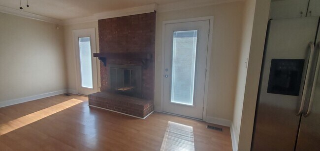 Building Photo - 1994 Westcliff~ Arran Lakes West