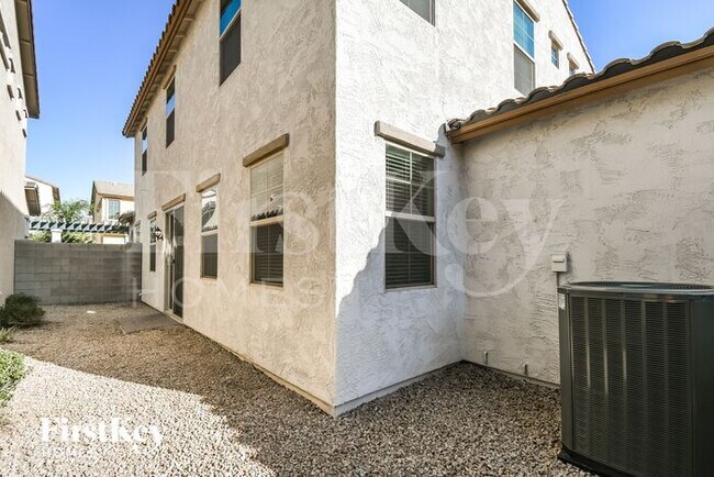 Building Photo - 253 N Sunrise
