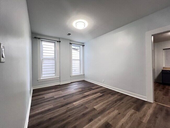 Building Photo - 7026 S Wentworth Ave