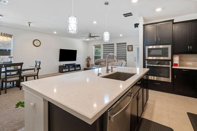 Building Photo - 232 Barton Oak Trl