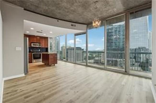 Building Photo - 1 Bedroom + 1 Bath with Views of Buckhead!