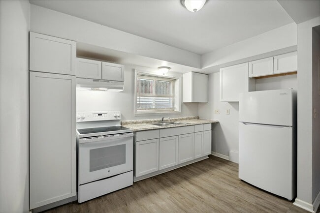 29-Grea-Properties-WindowStill-31 (2) - Walnut Flatz