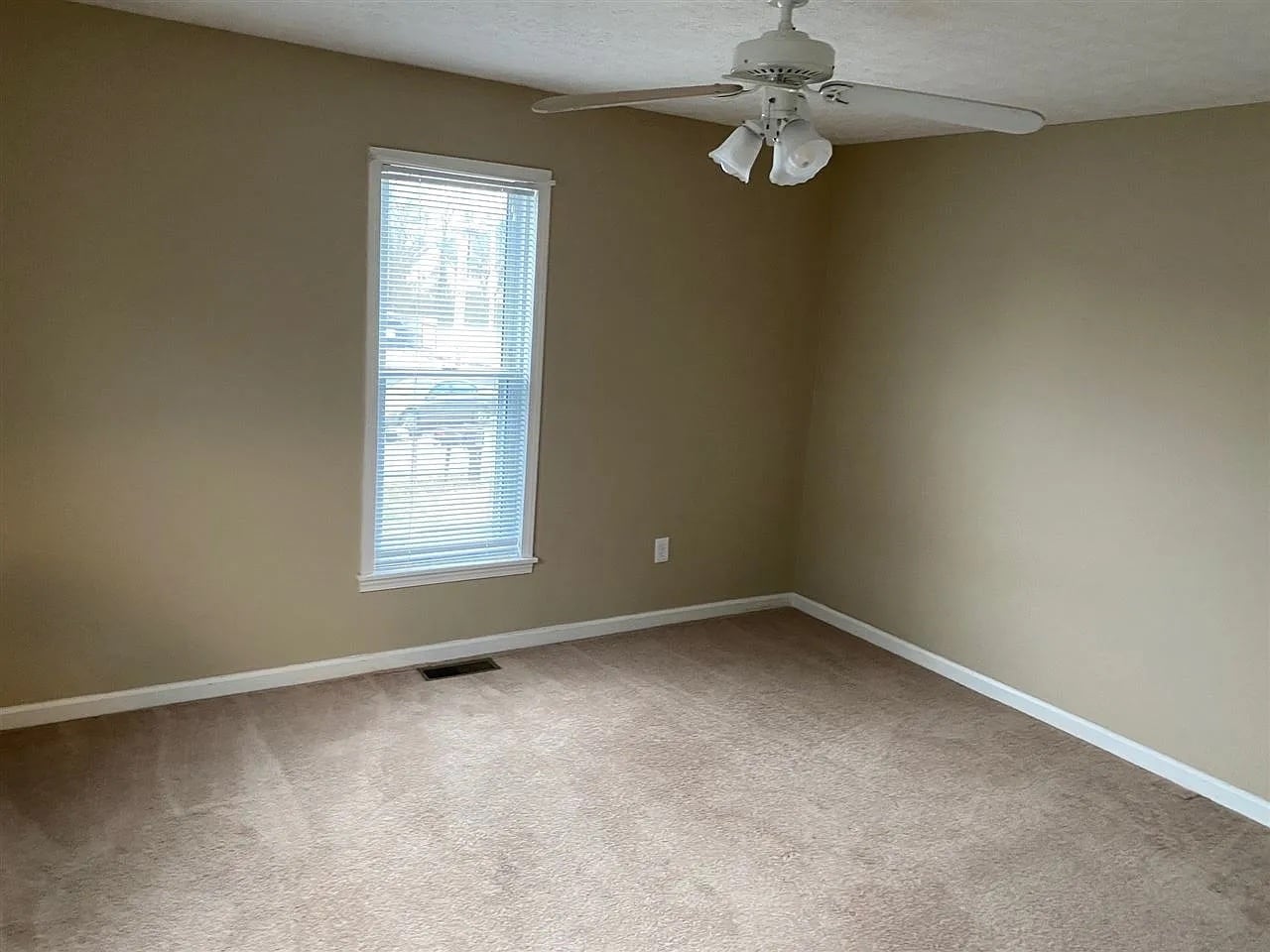 Bedroom - 1207 Smallhouse Rd