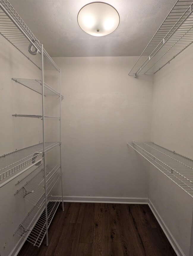 Building Photo - 202 Whetherbine Way W