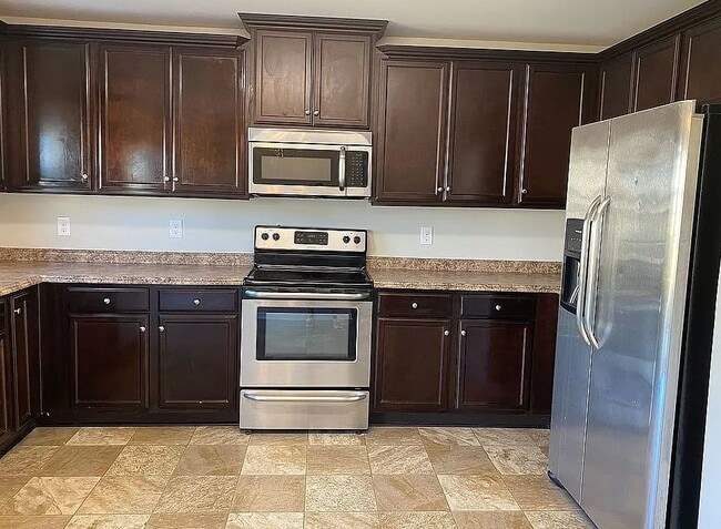 Building Photo - 521 Lone Rider Path