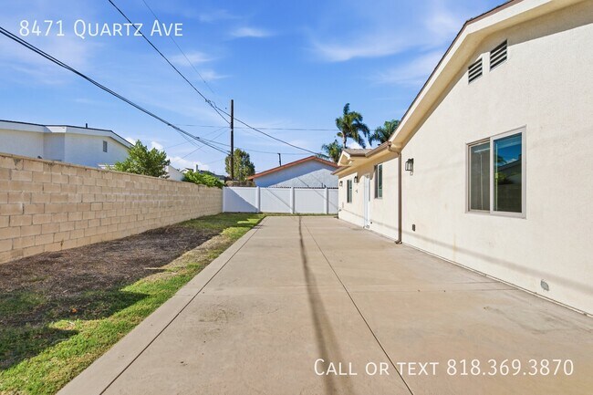 Building Photo - 8471 Quartz Ave