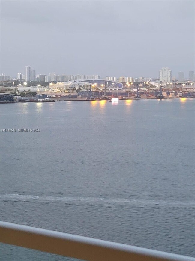 Building Photo - 800 Claughton Island Dr