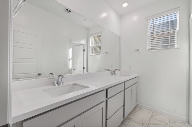 Building Photo - THIS is the HOME you have been waiting for!