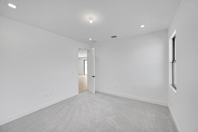Building Photo - 9979 Migration Pt