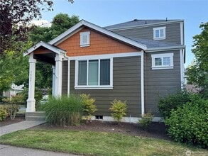 Building Photo - 7508 Kodiak Ave NE