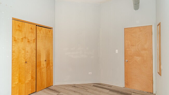 Building Photo - 1300 N Milwaukee Ave