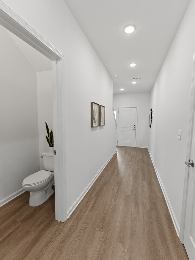 Building Photo - 14105 Epply Dr