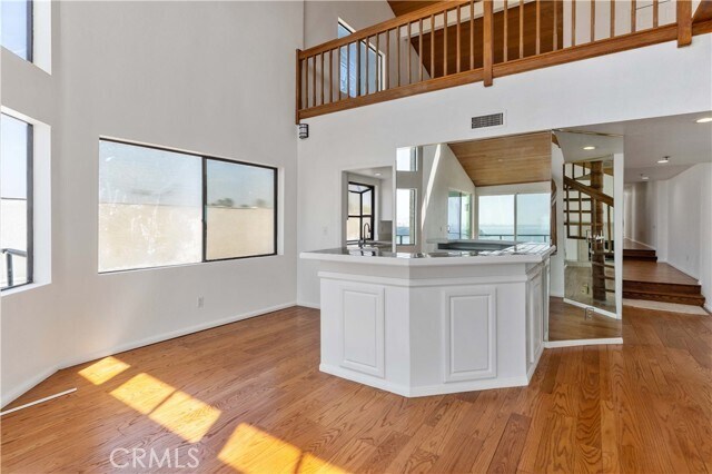 Building Photo - 1230 E Ocean Blvd