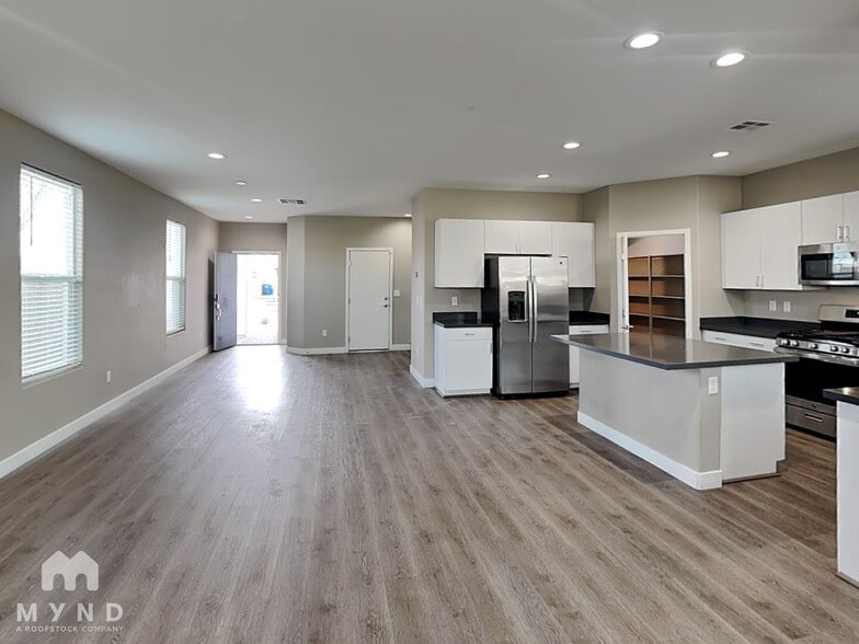 Building Photo - 3794 Paseo de Paz Ave