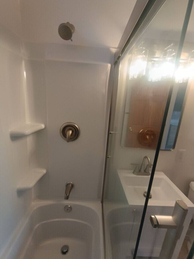 Building Photo - 2035-2037 N Buffum St