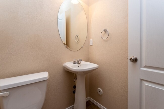 Building Photo - Modern 2-Bed, 2.5-Bath Townhouse in Desirable Norwood Neighborhood!