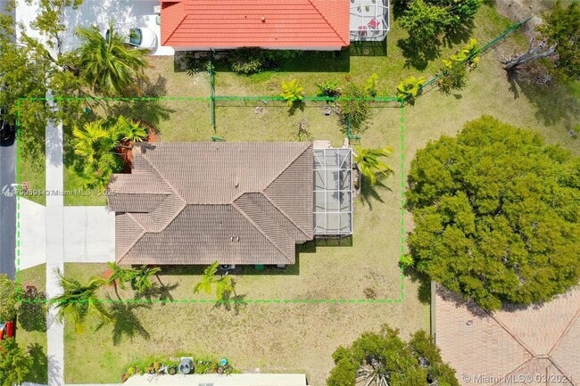 Building Photo - 450 SE 30th Dr