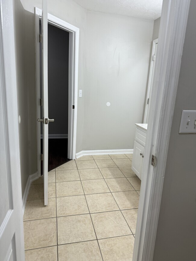 Building Photo - 4304 E Barcelona Way