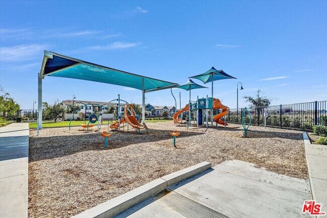 Building Photo - 4102 S Limecrest Paseo