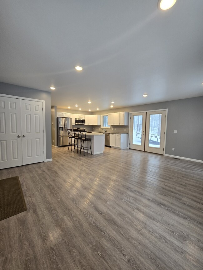 Building Photo - 1796 E Lake Mitchell Dr