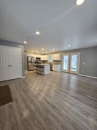 Building Photo - 1796 E Lake Mitchell Dr