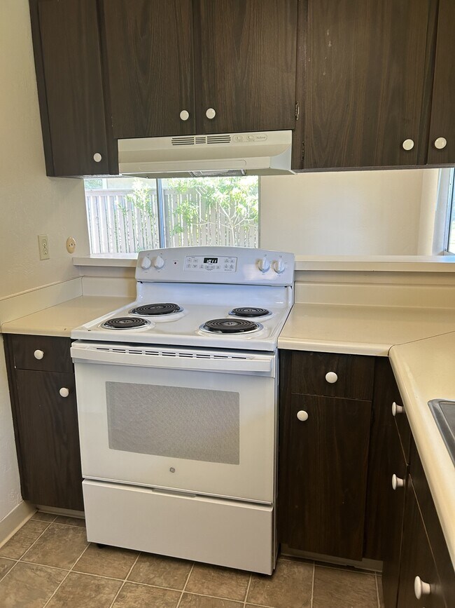 Building Photo - 158 Castillion Terrace