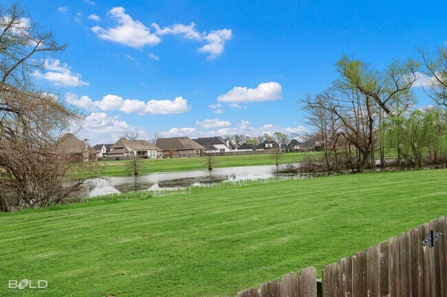 Building Photo - 3 Bedroom 2 Bath in Cypress Bend
