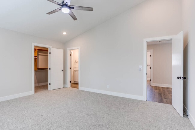 Building Photo - 8441 W 37th Ct N