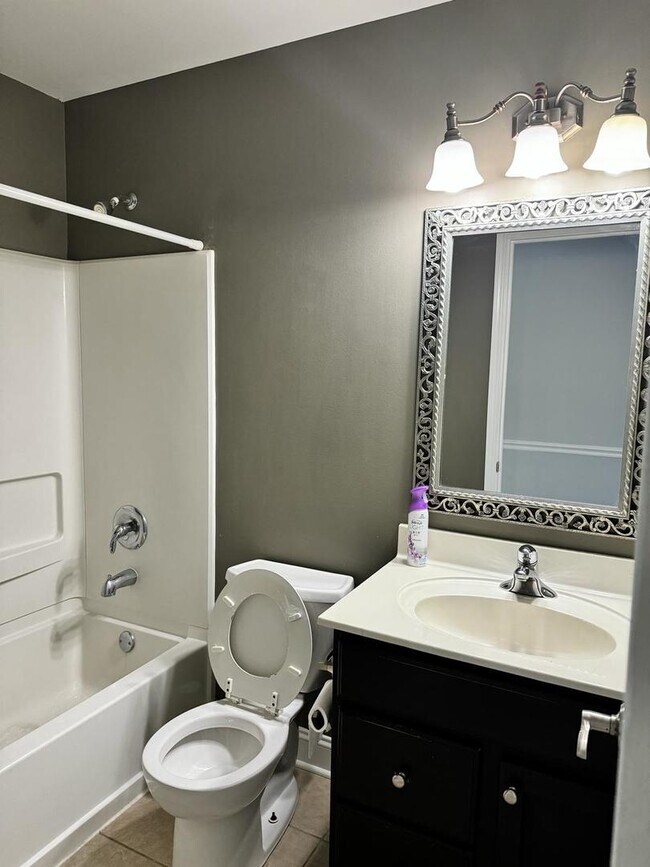 Building Photo - 3292 Bromley Ln