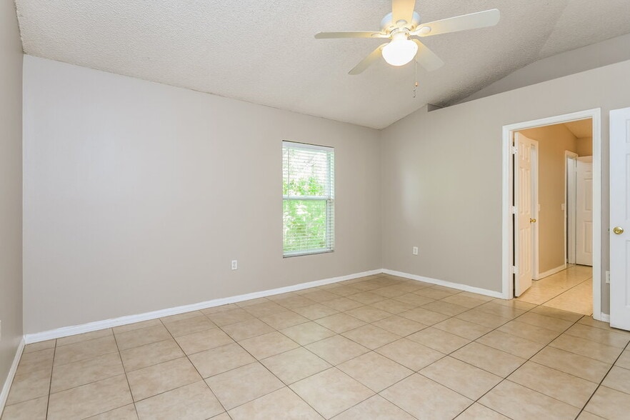 Building Photo - 14552 Lake Price Dr