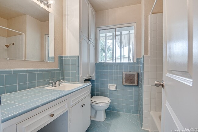 Building Photo - 211 Green Meadow Blvd