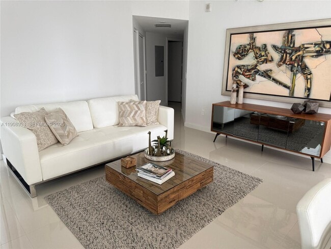 Building Photo - 488 NE 18th St