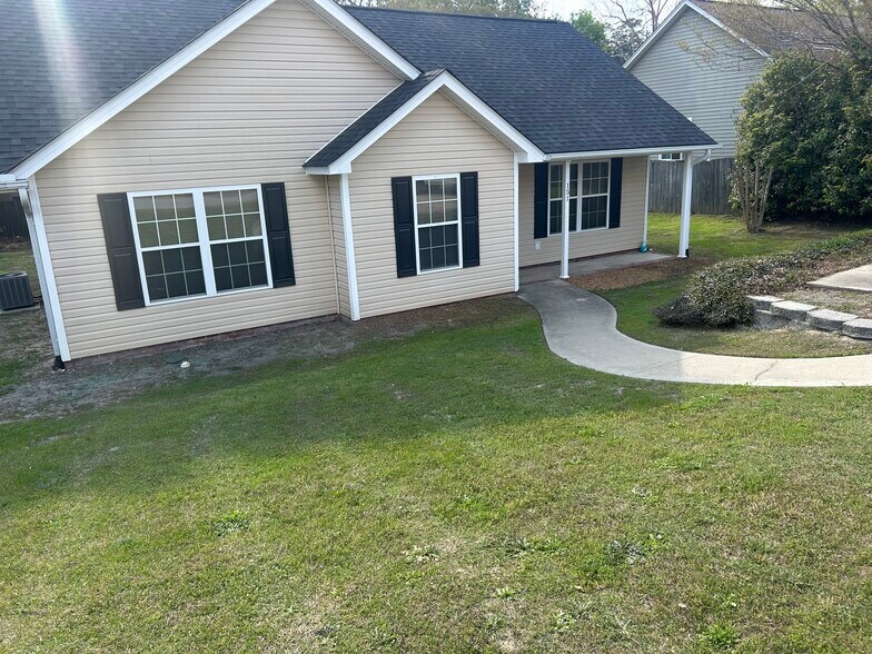 Building Photo - 151 Whispering Glen Cir