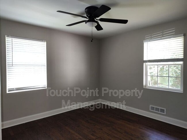 Building Photo - 3401 Bonaire Dr