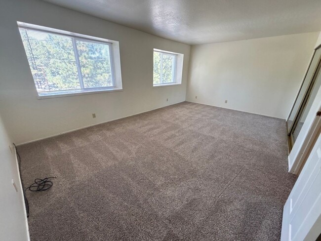 Building Photo - 2 bedroom Lake Tahoe townhome!