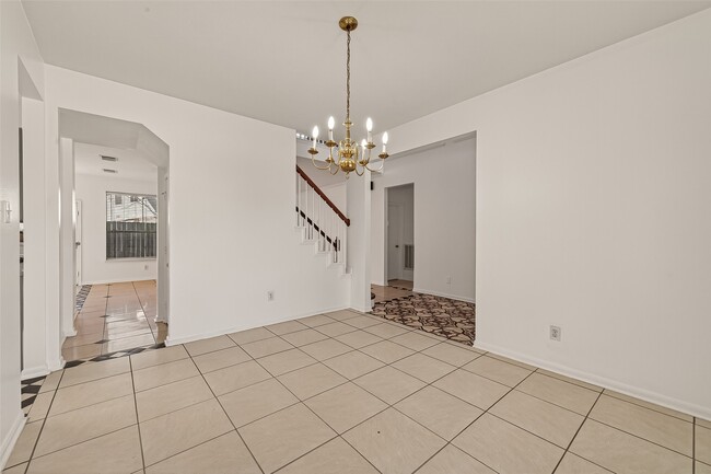 Building Photo - 16315 April Ridge Dr