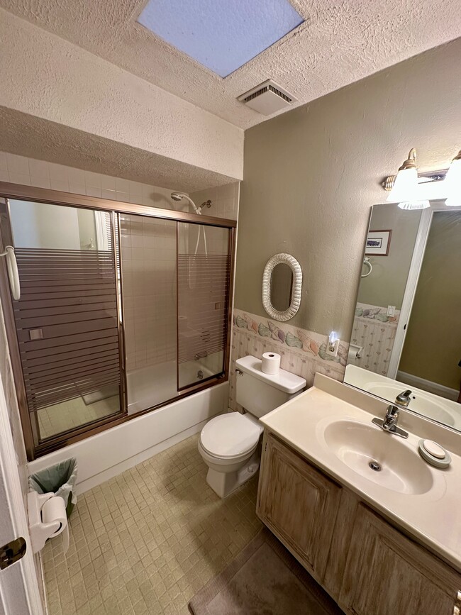 Building Photo - 4914 Acorn Dr