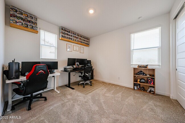 Building Photo - 8334 E Paloma Ave