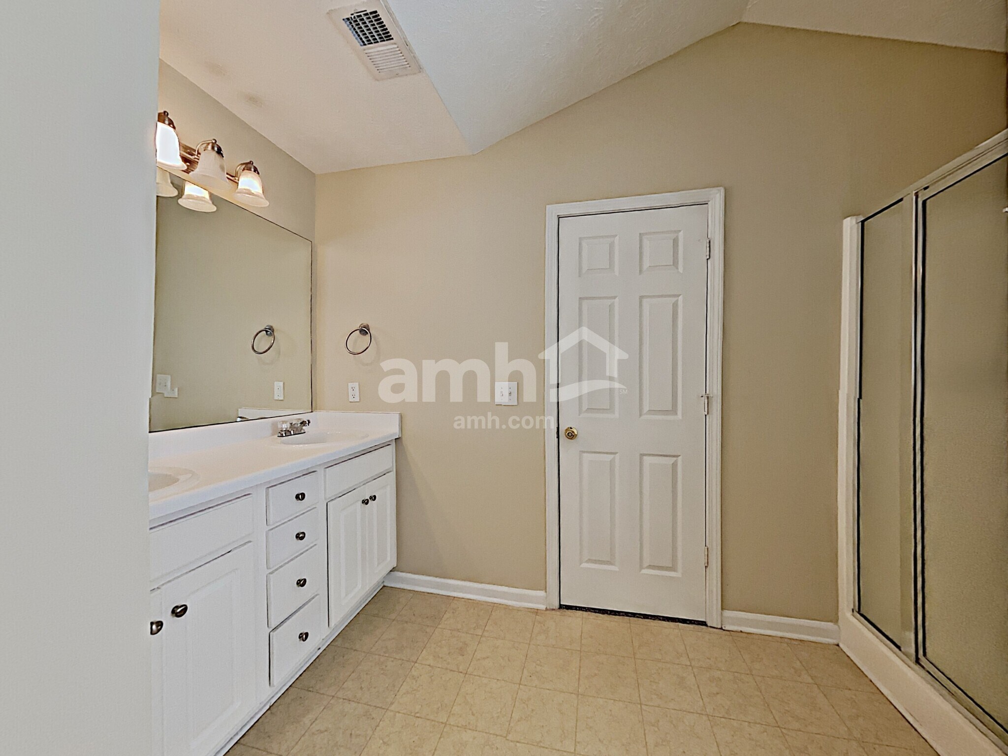 Building Photo - 1318 Baylor Dr
