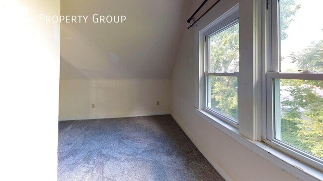 Building Photo - 2339 Rohs St