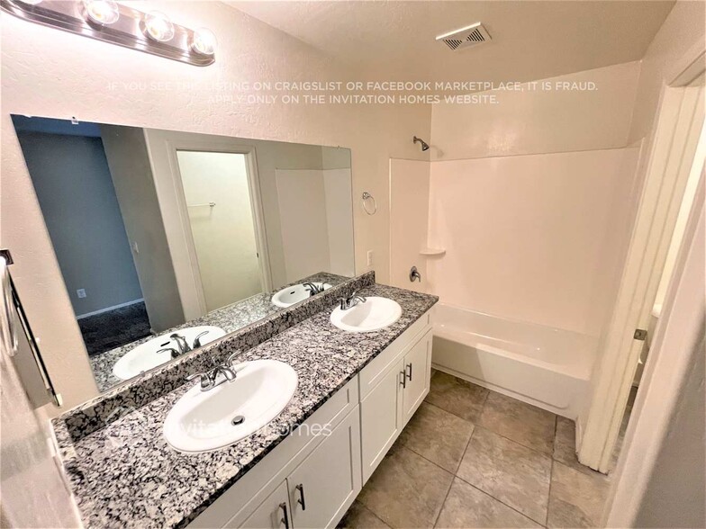 Building Photo - 3808 S 53rd Dr
