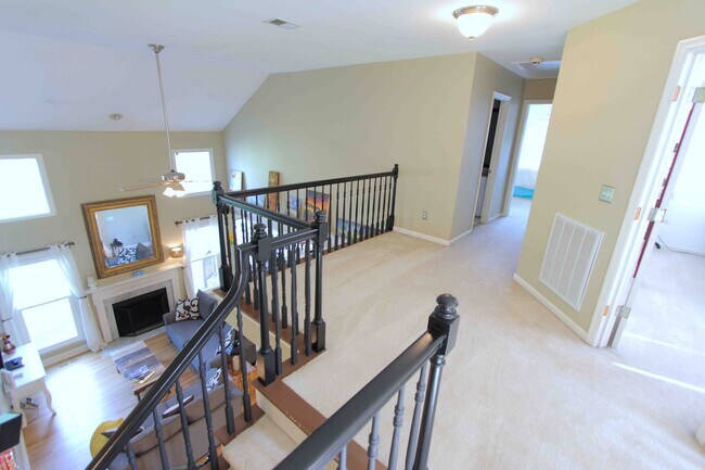 Building Photo - 5711 Chadwick Ln