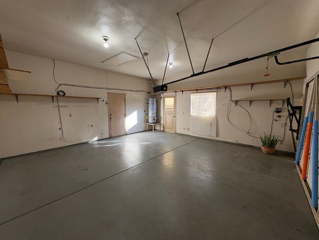 Building Photo - 1036 N Palm St