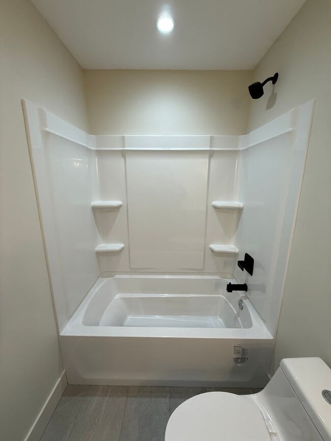 Building Photo - 6711-6715 New Town Ave.