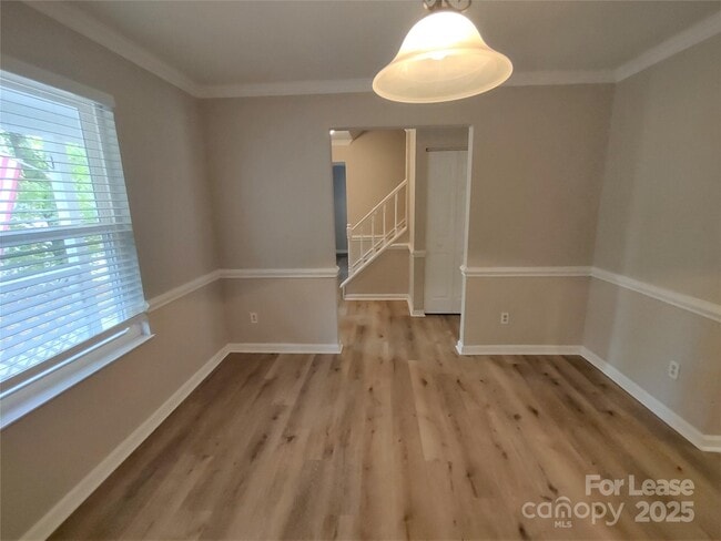 Building Photo - 11523 5 Cedars Rd