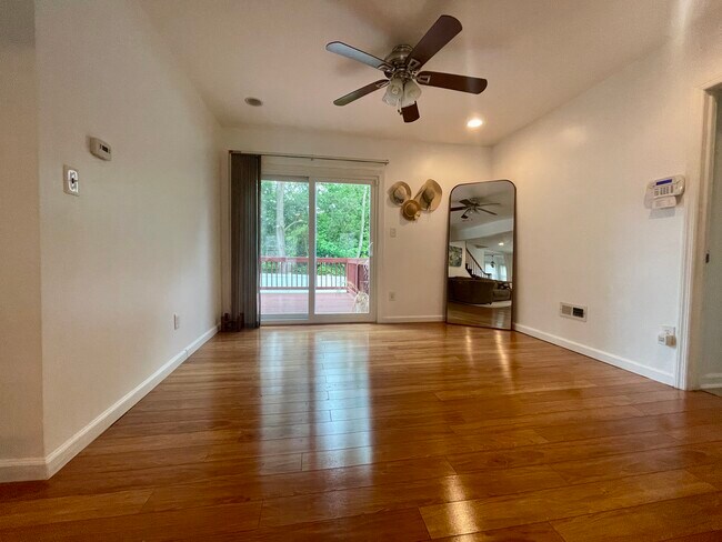 Building Photo - 39 Mabel St