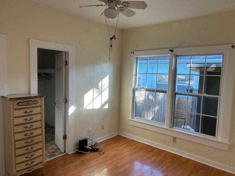 Building Photo - 2535 2nd Ave N