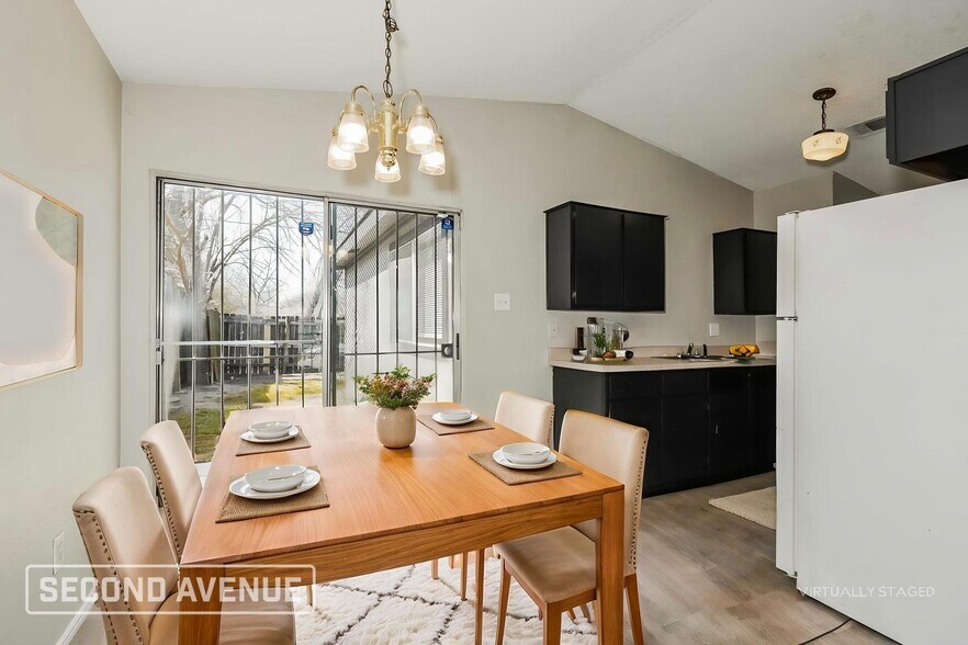 Building Photo - 1937 Red Cloud Dr